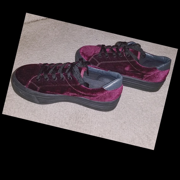 ●SOLD●Velvet ASOS platforms - Picture 3 of 5